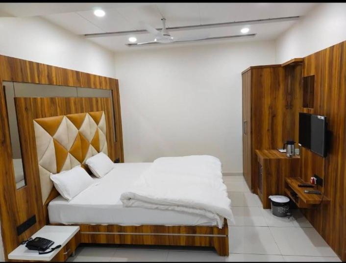 Hotel Reva Prabhu Sadan à Ambaji Extérieur photo