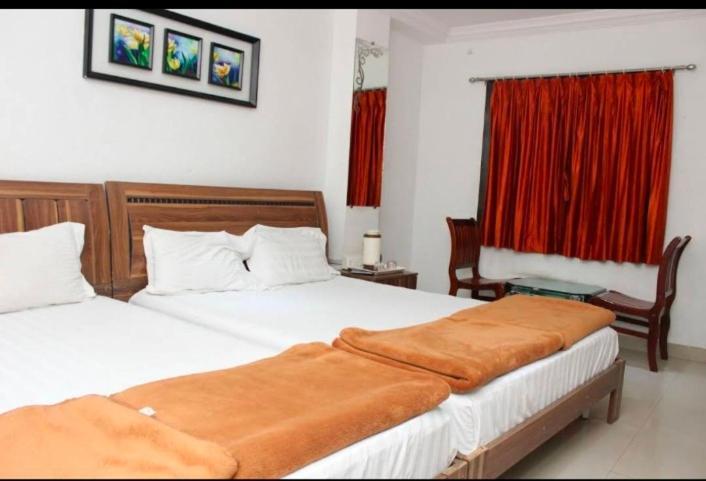 Hotel Reva Prabhu Sadan à Ambaji Extérieur photo