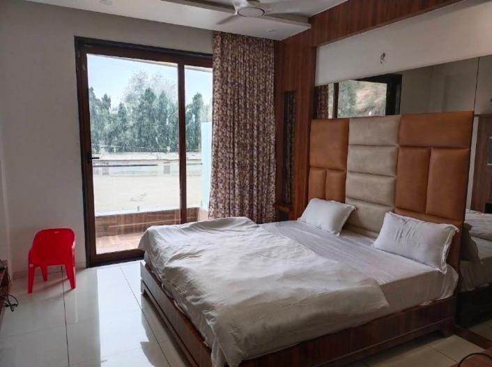 Hotel Reva Prabhu Sadan à Ambaji Extérieur photo